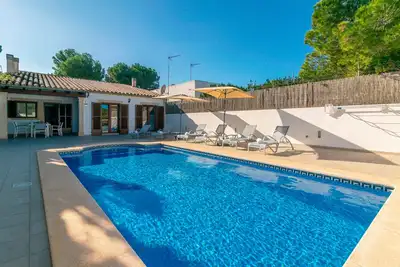 Image de Can Fuenete - Trois Chambres Villa, Couchages 6
