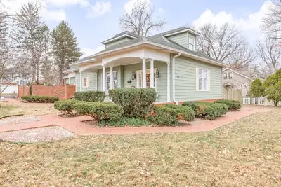 Image de 3-bedroom house in nice downtown Farmington with Ac, WiFi, nice outdoor spaces!