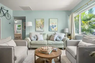 Image de Dunedin Blue Bird Bungalow