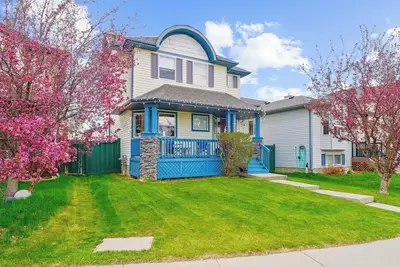 Image de Luxury Family House Close to West Edmonton Mall with Hot Tub and Ac