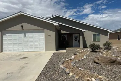 Image de Charming newer 3-bedroom house in Farmington with Refrigerated Ac, WiFi