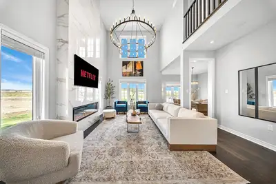 Image de Lavish Home on Hamilton Mountain- King Bed