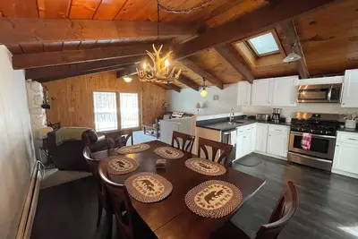 Image de Modern Rustic Ski Chalet with Saco River Access