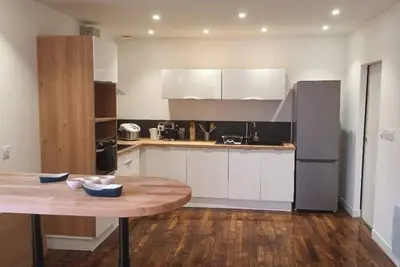 Image de Maison Spacieuse avec Terrasse extérieure