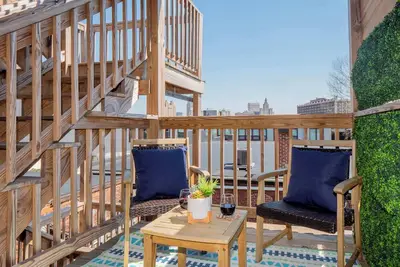 Image de Jennifer's Private City View Apartment Relaxing Deck