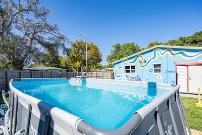 Image de Spacious Private Home in Wynwood with Pool, Hot-tub & Games—Fits up to 22!