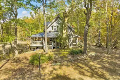 Image de Lookout Mountain Cabin on 47 Acres with Waterfalls & Trails