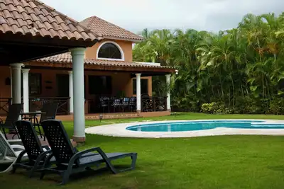 Image de Villa Aurora JuanDolio-GuavaBerry-3br-4Bds-6Px-WiFi-Bbq-Pool