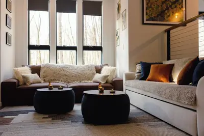 Image de Modern Zen Chalet at the Foot of Gunks w Mt. View and barrel outside sauna