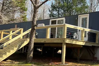 Image de Fabulous Home in the Woods