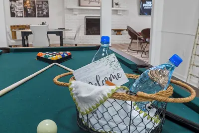 Image de Let the Games Begin in this Centrally Located Spacious Retreat!