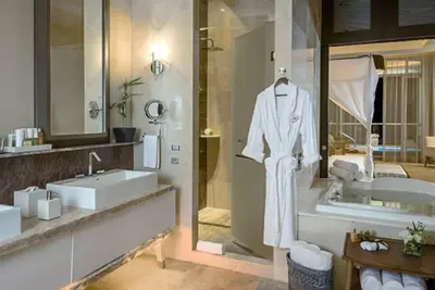 Image de A Grand Luxxe Four Bedroom Residence\n