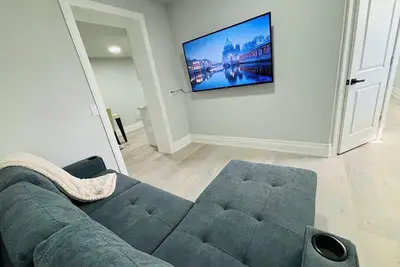 Image de Beautiful 2 Bedroom Suite, Full Kitchen and Bathroom