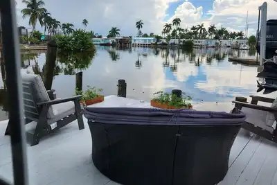 Image de Charming 2-bedroom house Welcome to Cay Cove Retreat, your serene getaway