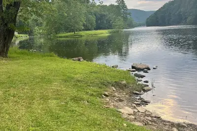 Image de Spend your time relaxing with a view of the Allegheny River