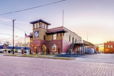 Bell Tower Loft - Firehouse 1918
