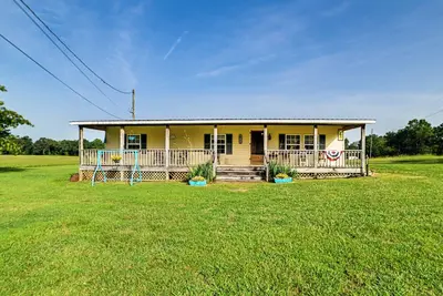 Image de Peaceful McEwen Home w/ Spacious Yard!