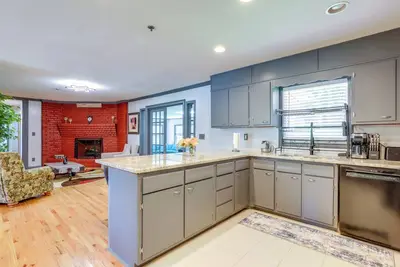 Image de Decatur Apartment ~ 11 Mi to Downtown Atlanta!