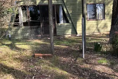 Image de A Frame 2 b/room cabin, furnished, self contained. Free parking. Quite location