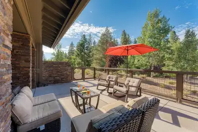 Image de Prime Location Near Skiing | Luxe All-Season Retreat by AvantStay