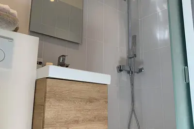 Image de Studio type loft proche canal