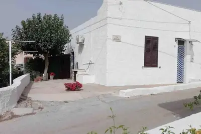 Image de Indipendent house with garden in a convenient location