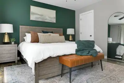 Image de Asheville Area Retreat - Cozy, Hot Tub, Firepit, 3br