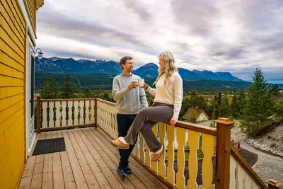 Image de Historic Swiss-Style Chalet | Prime Location