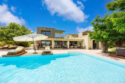 Image de Villa Wild Willow - Six Chambres Villa, Couchages 16