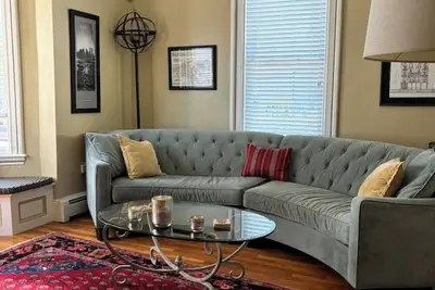 Image de Charming Victorian Furnished Home