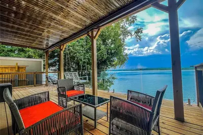 Image de Lakefront Cottage w/ New Hot Tub, Skiing Nearby, Games Room & Stunning Views