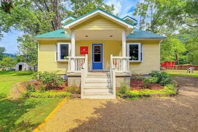 Image de Updated Damascus Cottage on Appalachian Trail!