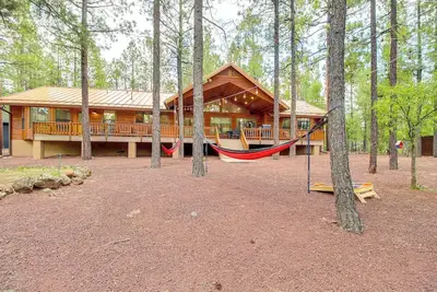 Beautiful and Relaxing 3-Bedroom Cabin nestled up to the National Forest.