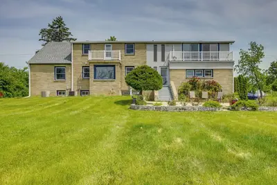 Image de Pet-Friendly New Berlin Retreat w/ Patio & Yard!