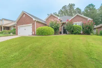 Image de The Pineapple Pause - Close to everything Aiken!