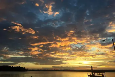 Image de Stylish and Simplistic 1-Bedroom, 2-bathroom apartment at Locklairs Landing.