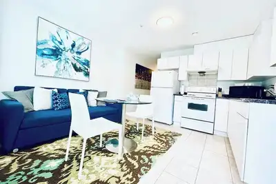 Image de Modern/Vancouver & Burnaby/ Minutes to Downtown