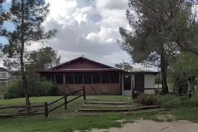 Image de Sonoran desert get away charming 1930's adobe house, screened porch, in Oracle