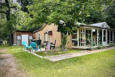 Image de Lottie Mae’s Place has a warm cozy homely vibe. 2 minutes from town