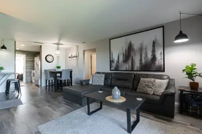 Image de Walk-In ~ Near the 76 Strip! ~ Pool ~ Free Tickets Included! (V2903-3)