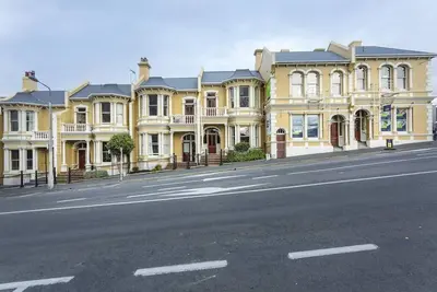 Image de Character on Stuart St