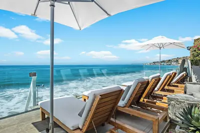 Image de Spacious 5-bedroom beachfront house in Malibu Colony