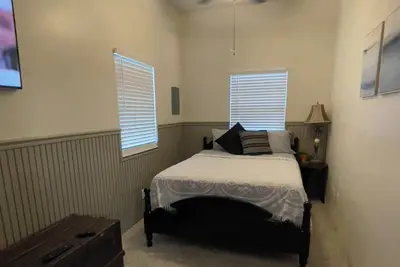 Image de Near Horseshoe Lake, Illinois. Entire guest house w/1 garage & plenty of parking.