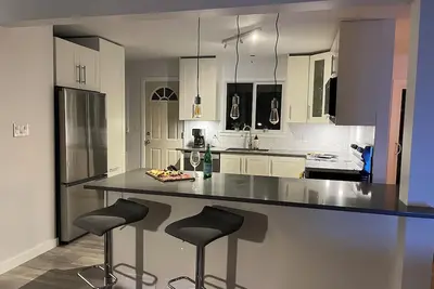 Image de \"The Dublin Place\" a cozy 3 bedroom home away from home\n