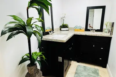 Image de Beautiful 1. 5 bed 1-Bath Apartment on Second Floor