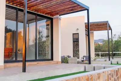 Image de Modern and beautiful full new home for up to 8 people in Valle de Guadalupe