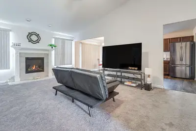 Image de Michigan Home w/ Yard, 3 Mi to Detroit Airport