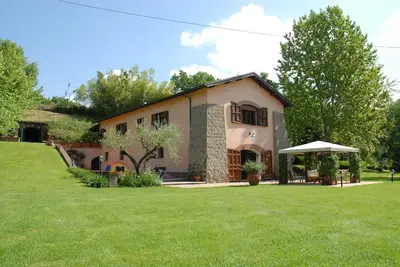 Image de Ancient stone and wood noble farmhouse, 30 minutes from Rome