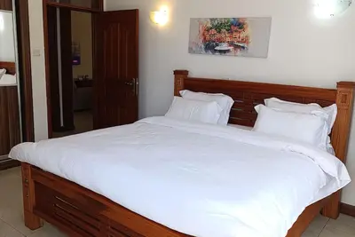 Image de Modern 2-bedroom apartment Fully Furnished and serviced with free Internet.