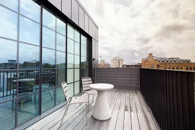 Image de Sonder Back Hill | Two-Bedroom Apartment w\/ Terrace